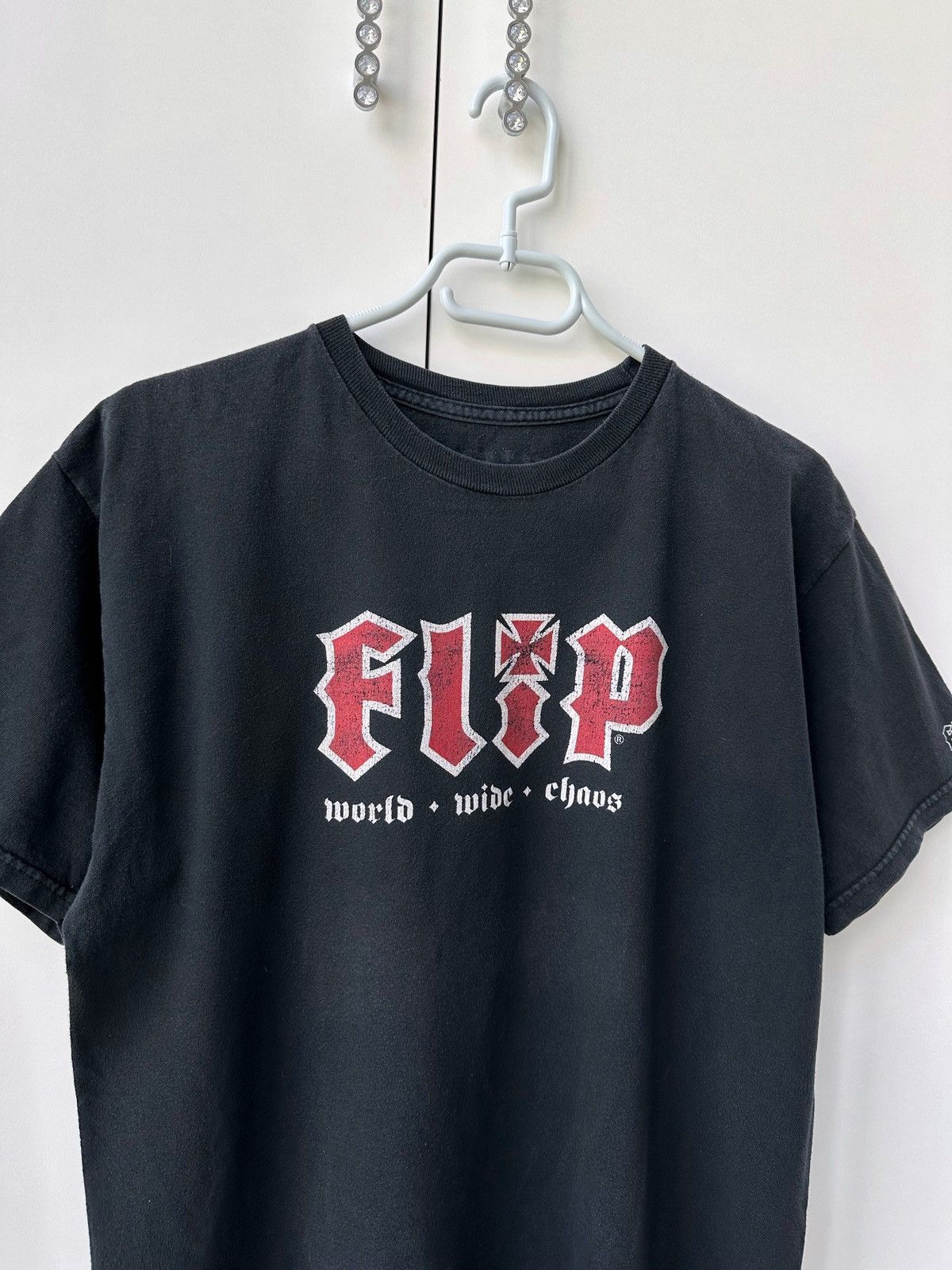 Flip Skateboards VINTAGE 90’s FLIP SKATEBOARDS TRASHED TEE Y2K HOOK-UPS Size US M / EU 48-50 / 2 - 2 Thumbnail