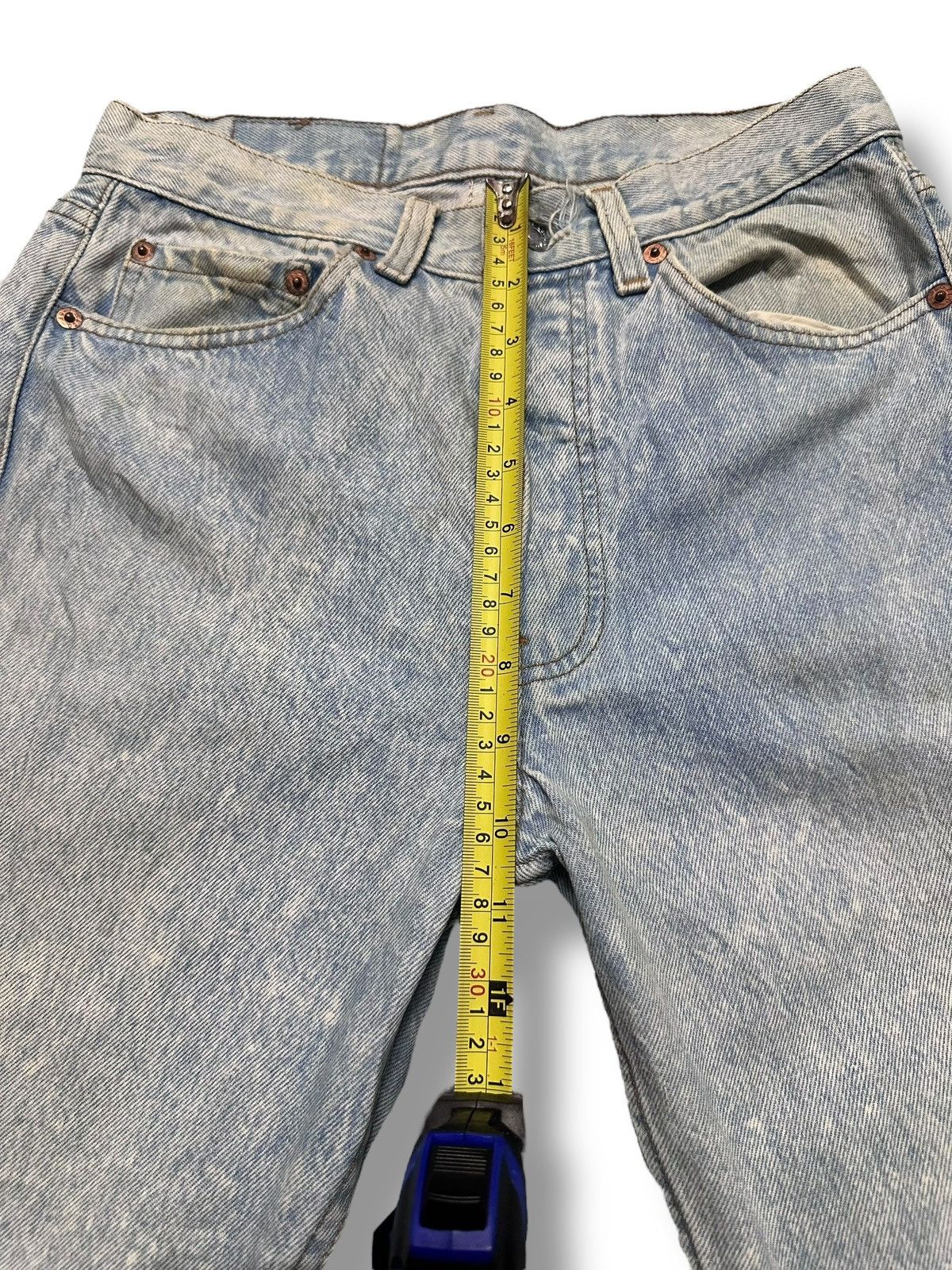 Levi's Vintage Levi's With Distressed Loose Style and Faded Wash Size US 27 - 15 Thumbnail