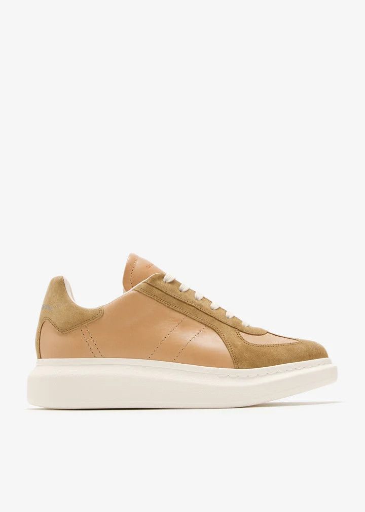 Alexander McQueen o1w1db10925 Oversized Retro Sneaker in Light Brown Size US 11.5 / EU 44-45 - 1 Thumbnail
