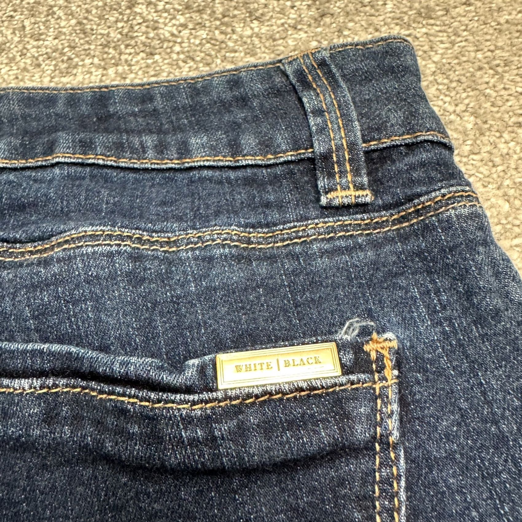 Vintage White House Black Market Slim Fit Cropped Denim Jeans Womens 12 Dark Wash Slit Denim Jeans B Blue City Streetwear Womens 12 XS-XL? Size 30" / US 8 / IT 44 - 5 Thumbnail