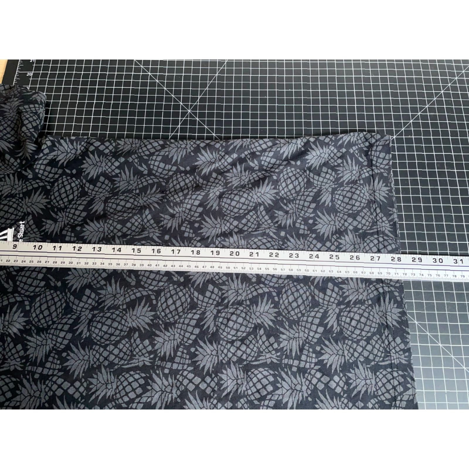 TravisMathew Travis Mathew Polo Shirt Men's Large Black Gray Pineapple Print Cotton Blend Polo Shirt Mens Large Black Pineapple Print Cotton Blend Size US L / EU 52-54 / 3 - 6 Thumbnail
