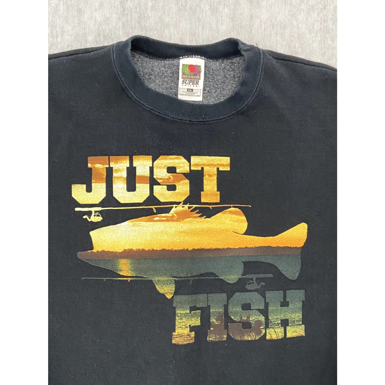Fruit Of The Loom VINTAGE Fruit of the Loom Just Fish Sweater Adult 2XL Black Graphic Fishing Pullover Mens XXL Size US XXL / EU 58 / 5 - 3 Thumbnail