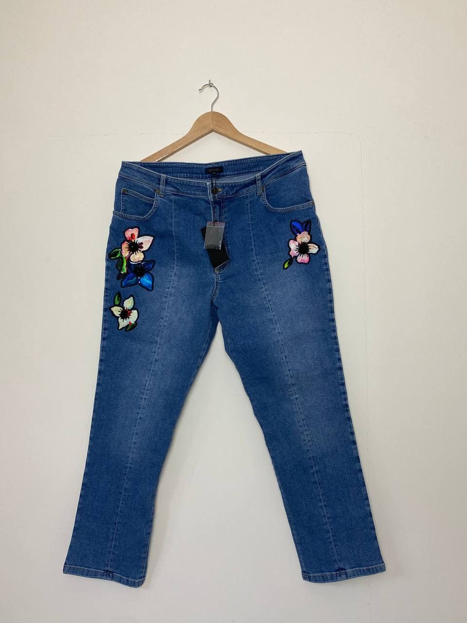 Escada Escada Denim Embroidered Flowers with Beadwork Pants Size US 30 / EU 46 - 1 Thumbnail
