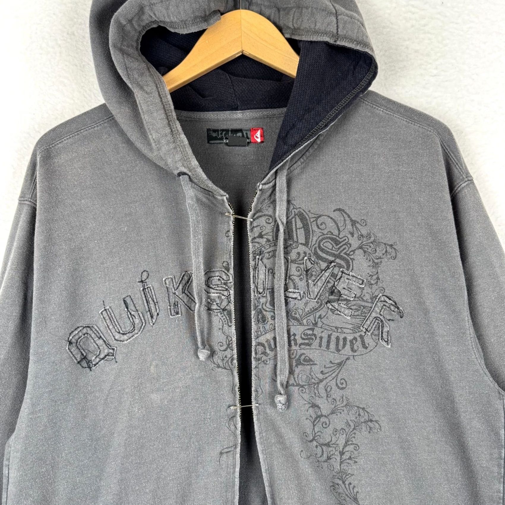 Quiksilver VINTAGE Quiksilver Hoodie 2XL Gray Grunge Patch Logo Chest Full Zip Hooded Men Men’s Skater Surfer 00s Y2K Size US XXL / EU 58 / 5 - 4 Thumbnail