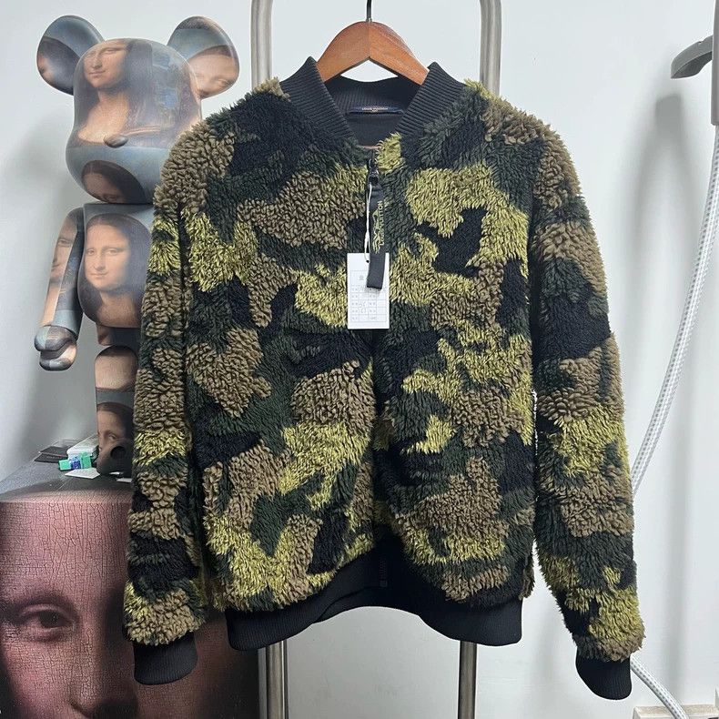 Louis Vuitton Louis Vuitton Camo Teddy Jacket 2504-Nextarrow Size US M / EU 48-50 / 2 - 1 Thumbnail