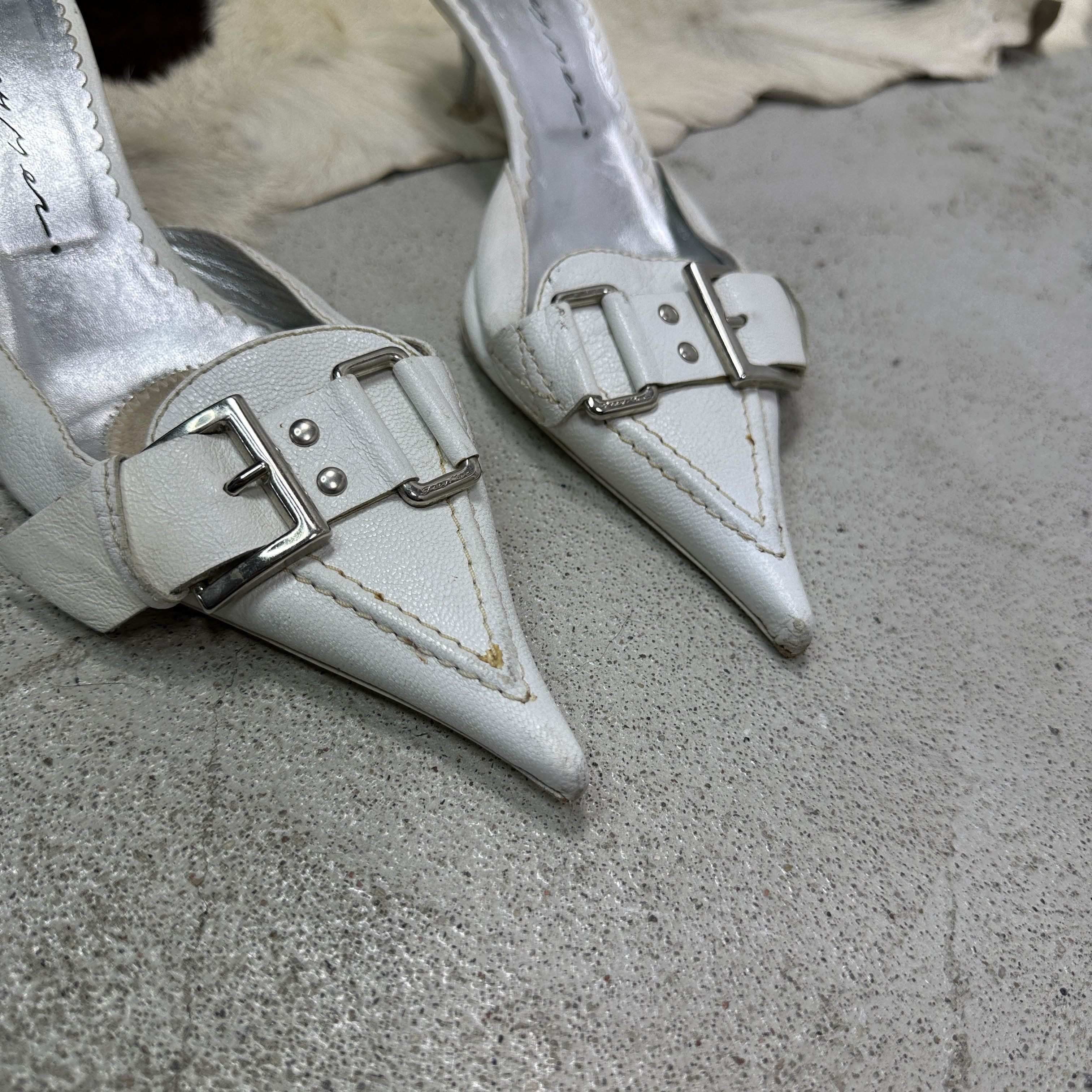 Vintage Vintage Avant Garde Kitten Heels Buckled Mules Y2K Size US 7 / IT 37 - 2 Thumbnail
