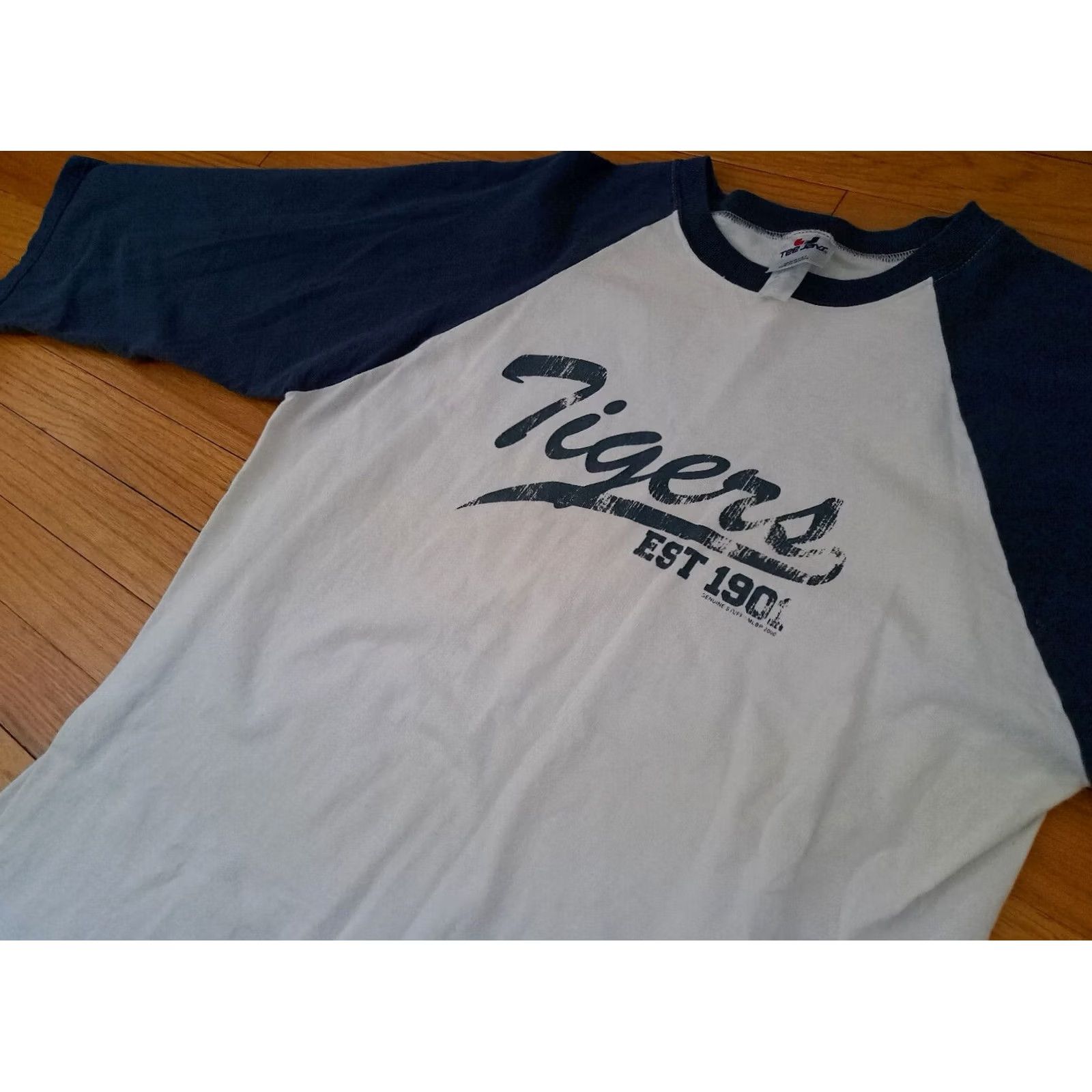 TEE JAYS VINTAGE Tee Jays Detroit Tigers Baseball Jersey USA made T-Shirt Large Crew Neck 3/4 Sleeve Unisex Adults Blue&White Cotton Jersey Size US L / EU 52-54 / 3 - 3 Thumbnail