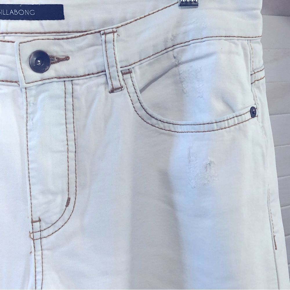 Billabong Billabong Y2K white distressed moms jeans sz 28 X 32 Size 28" / US 6 / IT 42 - 3 Thumbnail