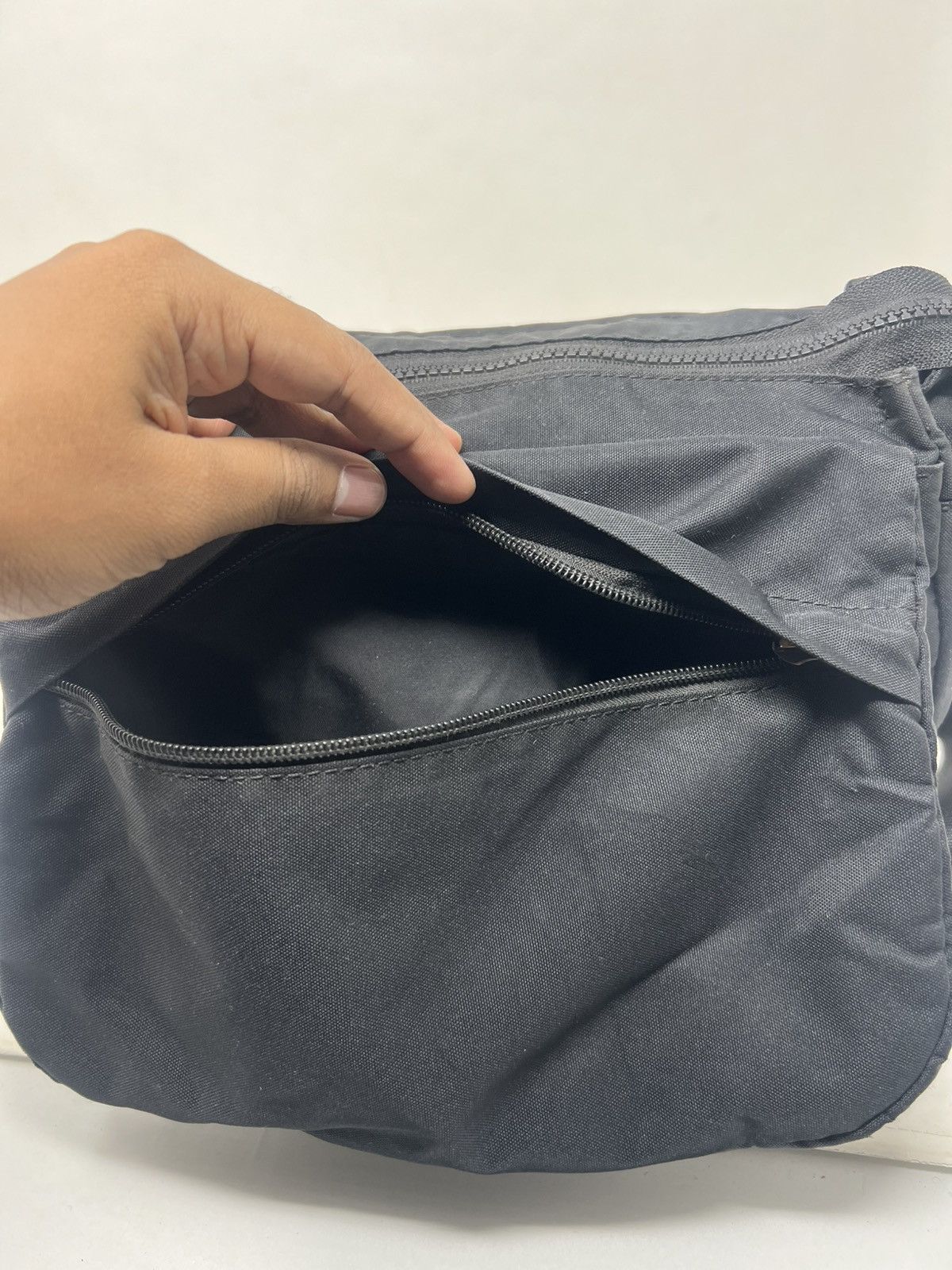 Japanese Brand Y'Saccs Vous et Sling Bag Size ONE SIZE - 11 Thumbnail