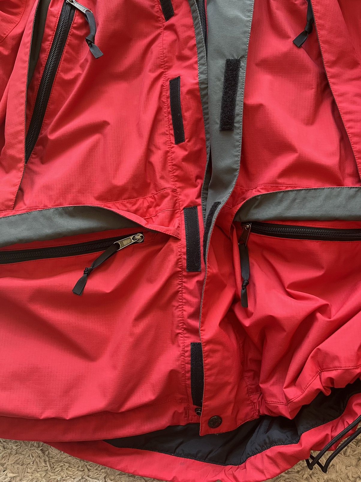 The North Face Vintage The North Face HydroSeal Red Jacket Size US L / EU 52-54 / 3 - 6 Thumbnail
