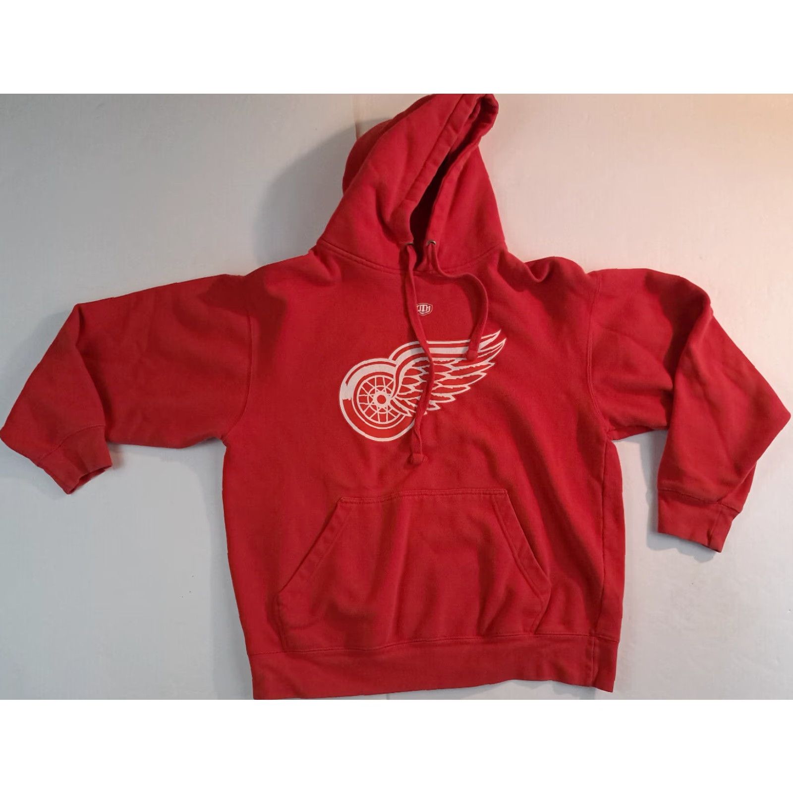 Vintage Detroit Red Wings Hockey Medium Hooded Sweatshirt Old Time Hockey Sweatshirt Mens M Red Logs 90s Sports Hoodie Size US M / EU 48-50 / 2 - 2 Thumbnail