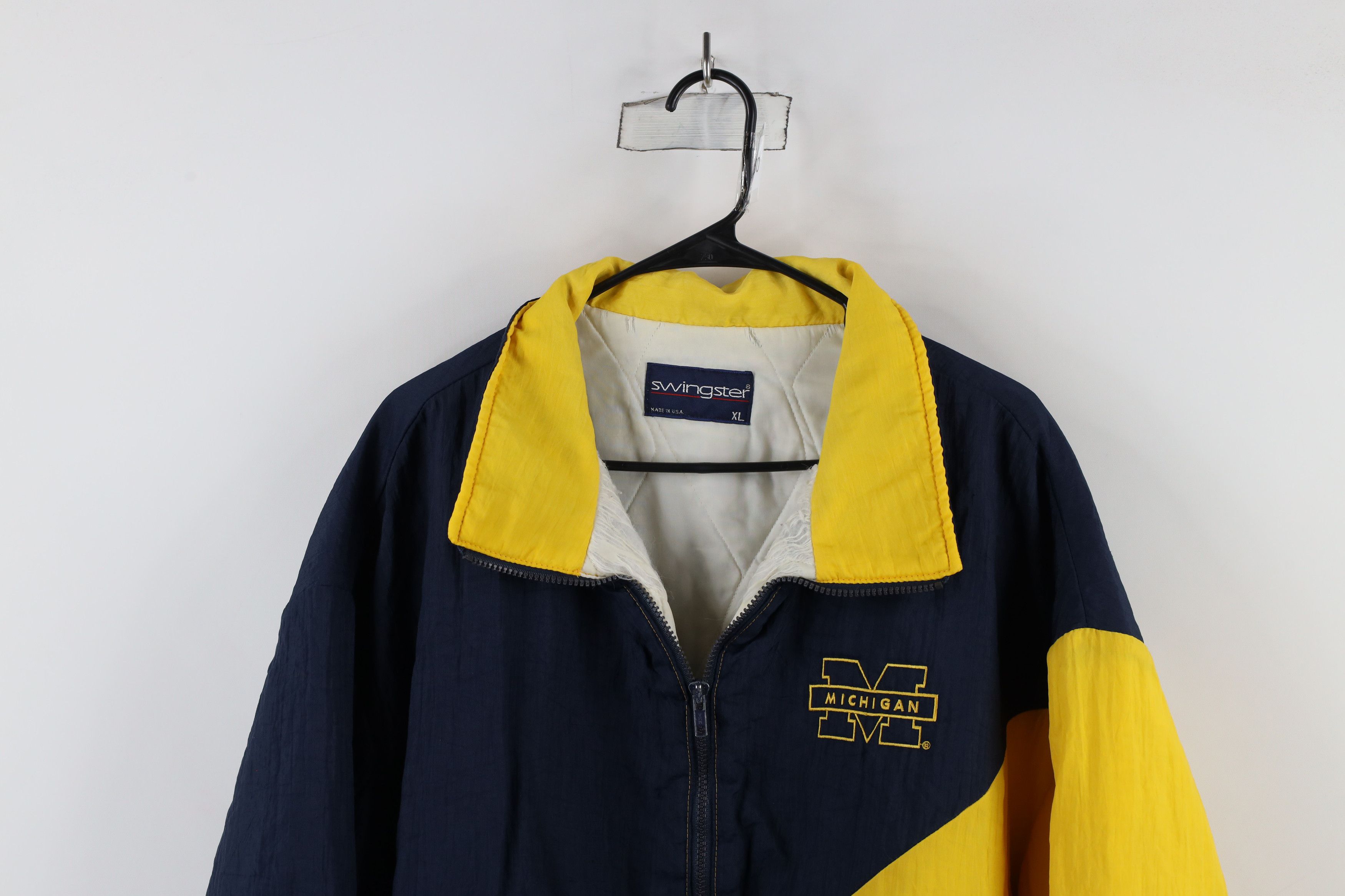 Vintage Vintage 90s University of Michigan Full Zip Puffer Jacket Size US XL / EU 56 / 4 - 2 Thumbnail