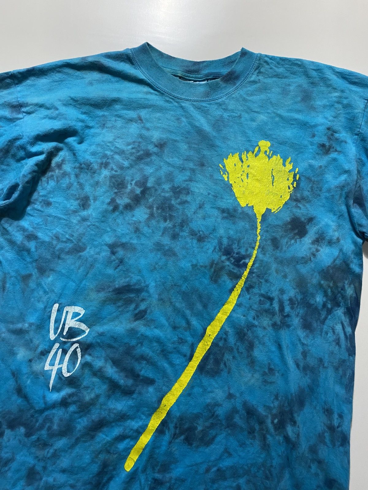 Other Vintage Ub40 Band Reggae Tayday Tshirt Size US XL / EU 56 / 4 - 2 Thumbnail