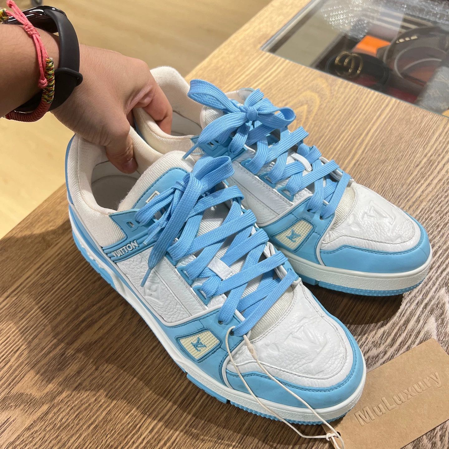 Louis Vuitton LV tob30 Trainer Calfskin Logo Sneaker US7 Size US 7 / EU 40 - 2 Thumbnail