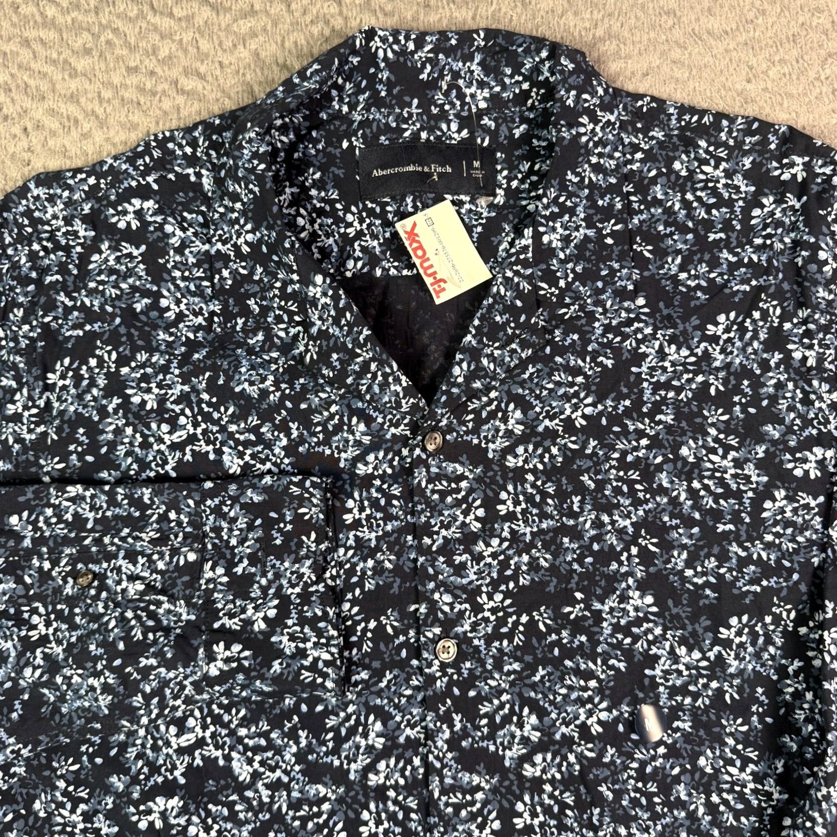 Abercrombie & Fitch Abercrombie & Fitch Shirt Mens M Blue Floral Long Sleeve Button Viscose Bamboo Size US M / EU 48-50 / 2 - 2 Thumbnail