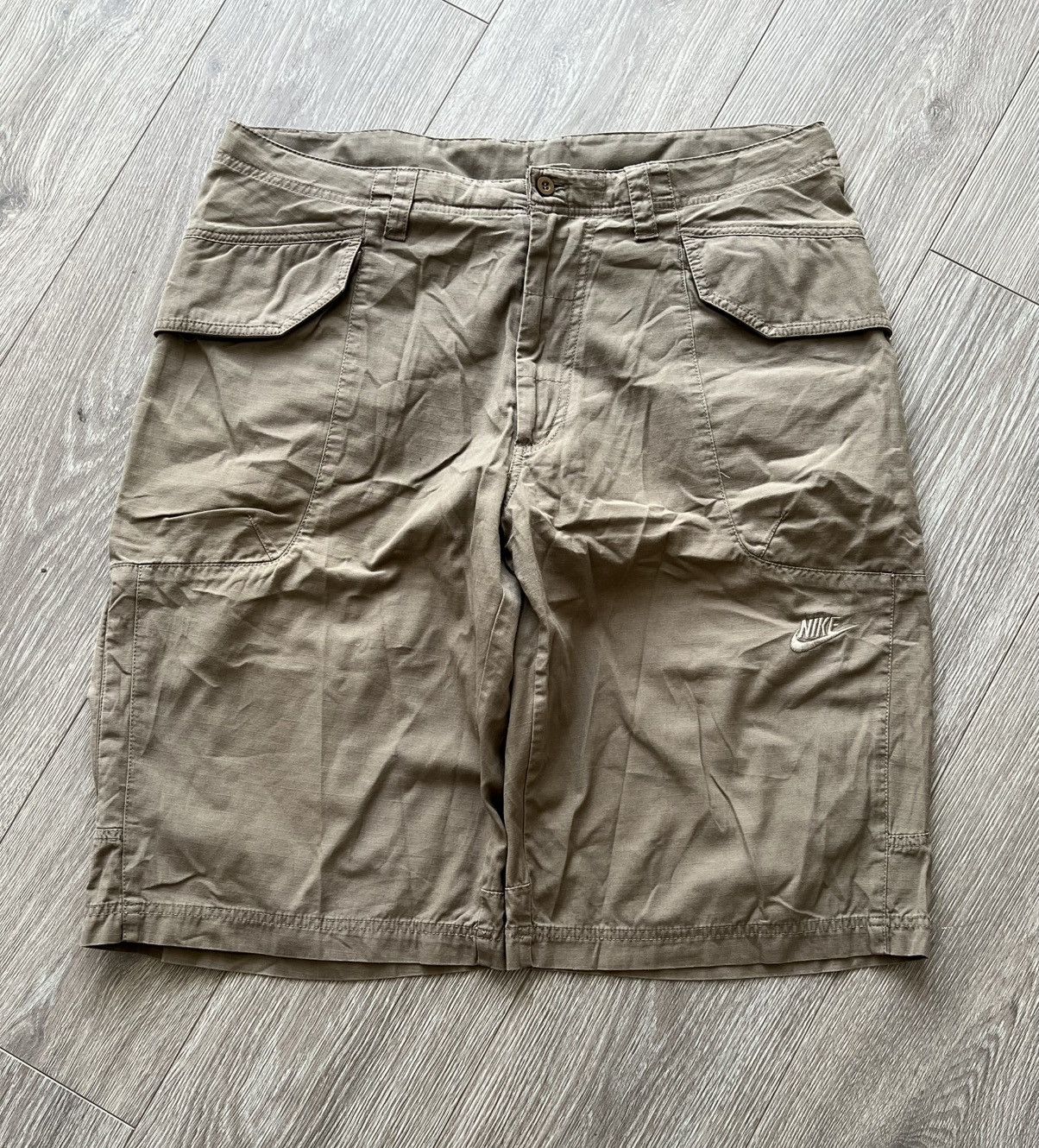 Nike Vintage Nike Cargo Shorts Y2K Size US 36 / EU 52 - 1 Thumbnail