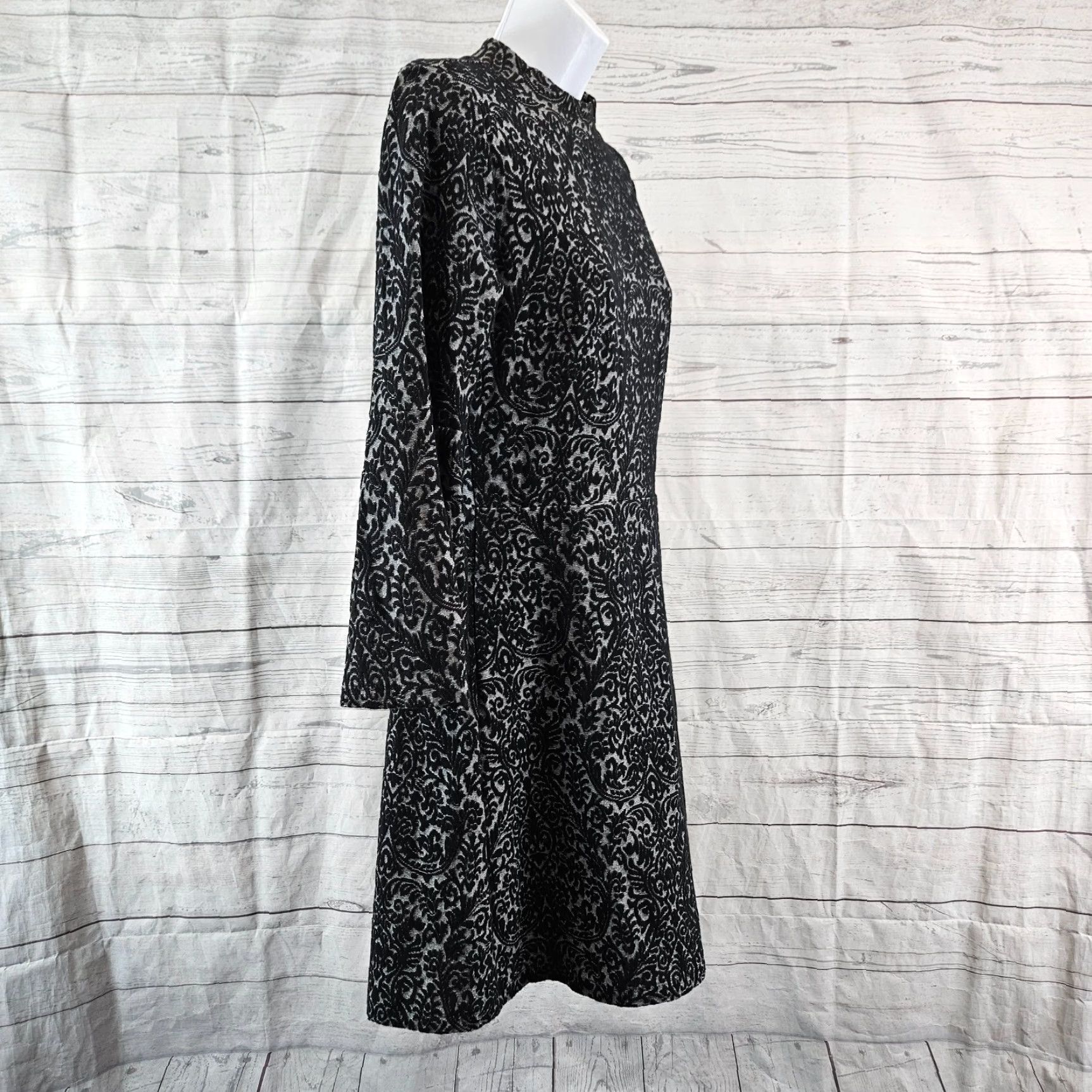 Loft LOFT Ann Taylor Womens Dress 4 Black Brocade Bell Sleeve Short Sleeve Fit & Flare Adult Womens 90s? Size S / US 4 / IT 40 - 3 Thumbnail
