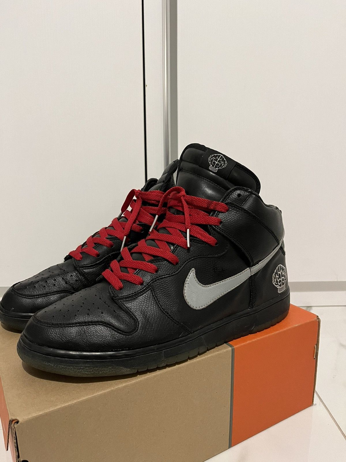 Nike × Pharrell Nike Dunk x Pharrell x NERD 2004 Size US 12 / EU 45 - 2 Thumbnail