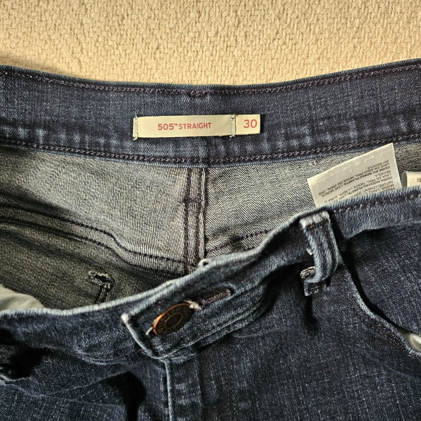 Levi's VINTAGE? No. Levi's 505 Womens Straight Jeans Blue Denim Size 30 Regular 5-Pocket Mid Rise Adult Womens Jeans Size 30" / US 8 / IT 44 - 3 Thumbnail