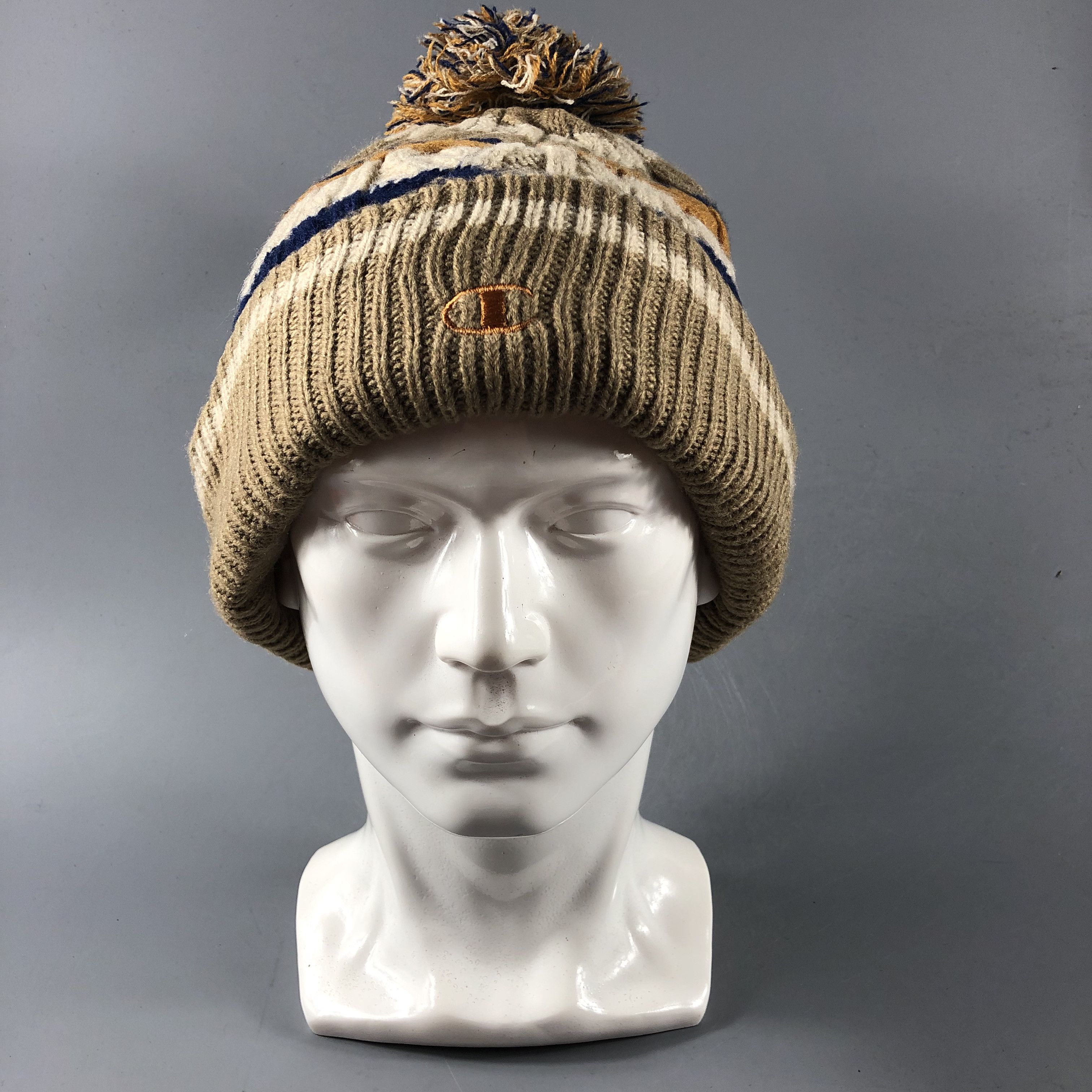 Champion Champion Cable Knit Bobble Beanie Snow Cap B514 Size ONE SIZE - 1 Thumbnail