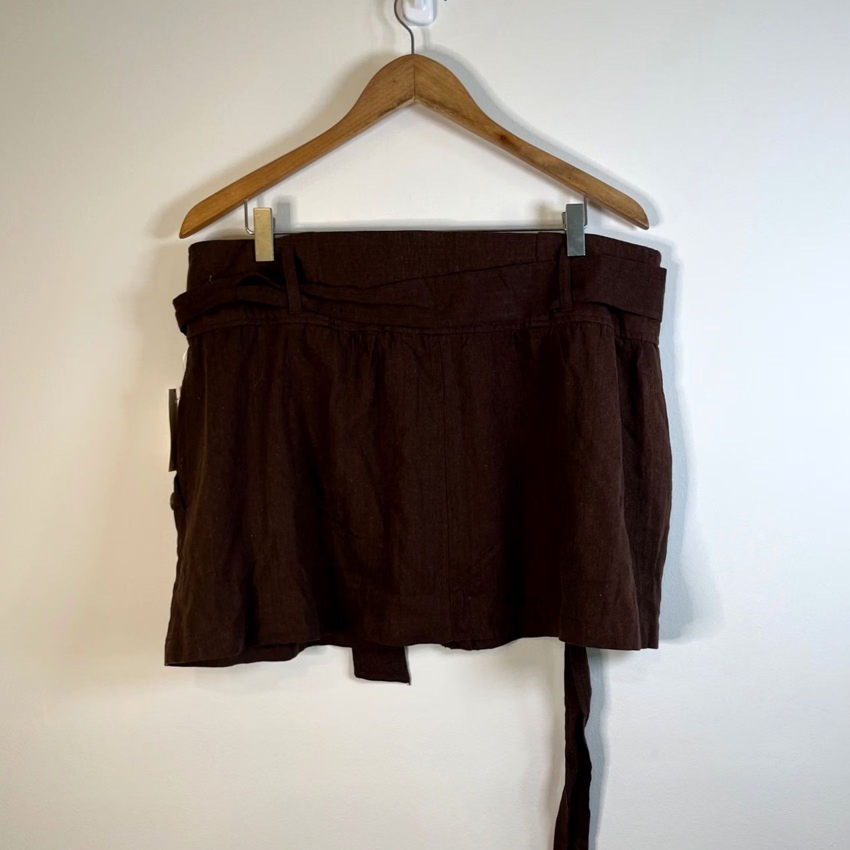 Vintage Discovery Clothing Skirt 2XL Brown Linen Button Front Tie Waist Short Pockets 100% Linen Knit Solid Mini Women's Skirt Size 40" / US 18 - 4 Thumbnail