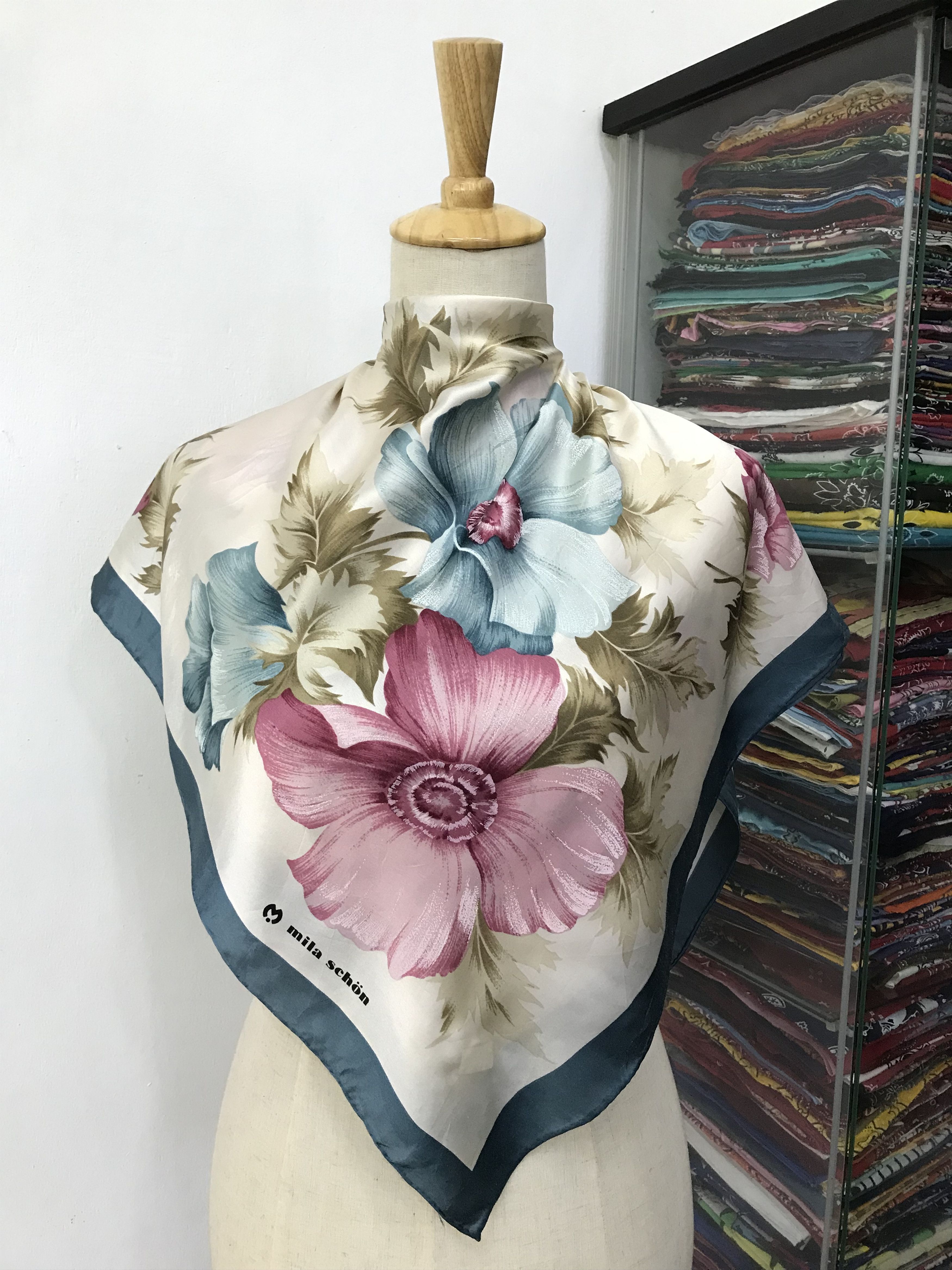 Mila Schon Vintage Mila Schon Silk Scarf Size ONE SIZE - 1 Thumbnail