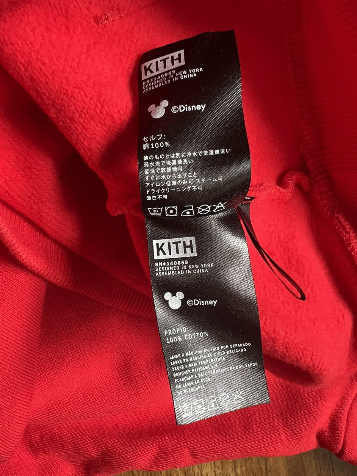 Disney × Kith KITH x Disney Red Sleeve Patches Hoodie FW19 NEW Size US S / EU 44-46 / 1 - 11 Thumbnail