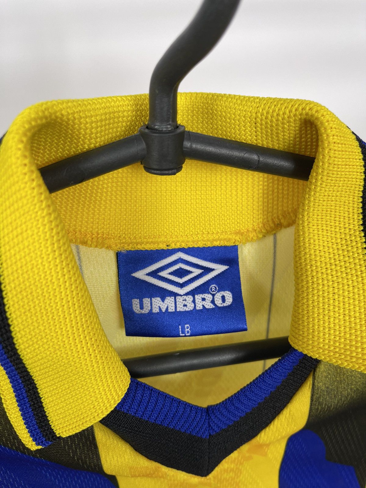 Umbro EVERTON 1996 1998 AWAY FOOTBALL SHIRT JERSEY UMBRO sz L BOYS Size US XS / EU 42 / 0 - 4 Thumbnail