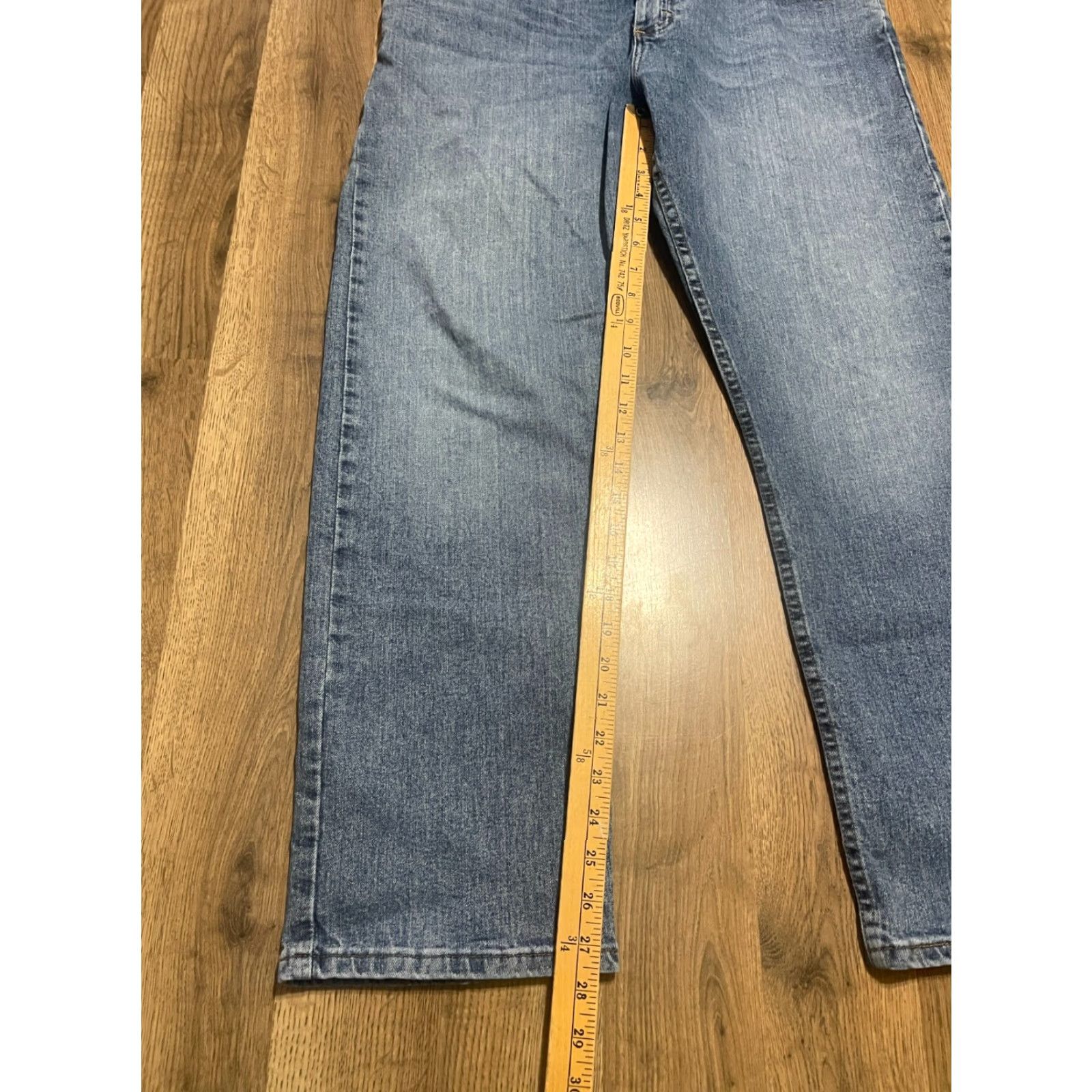 Wrangler Wrangler Jeans Men’s 35x27.5 Blue Denim Straight Pockets Vintage No 35x27.5 Regular Jeans Men’s Size US 35 - 7 Thumbnail