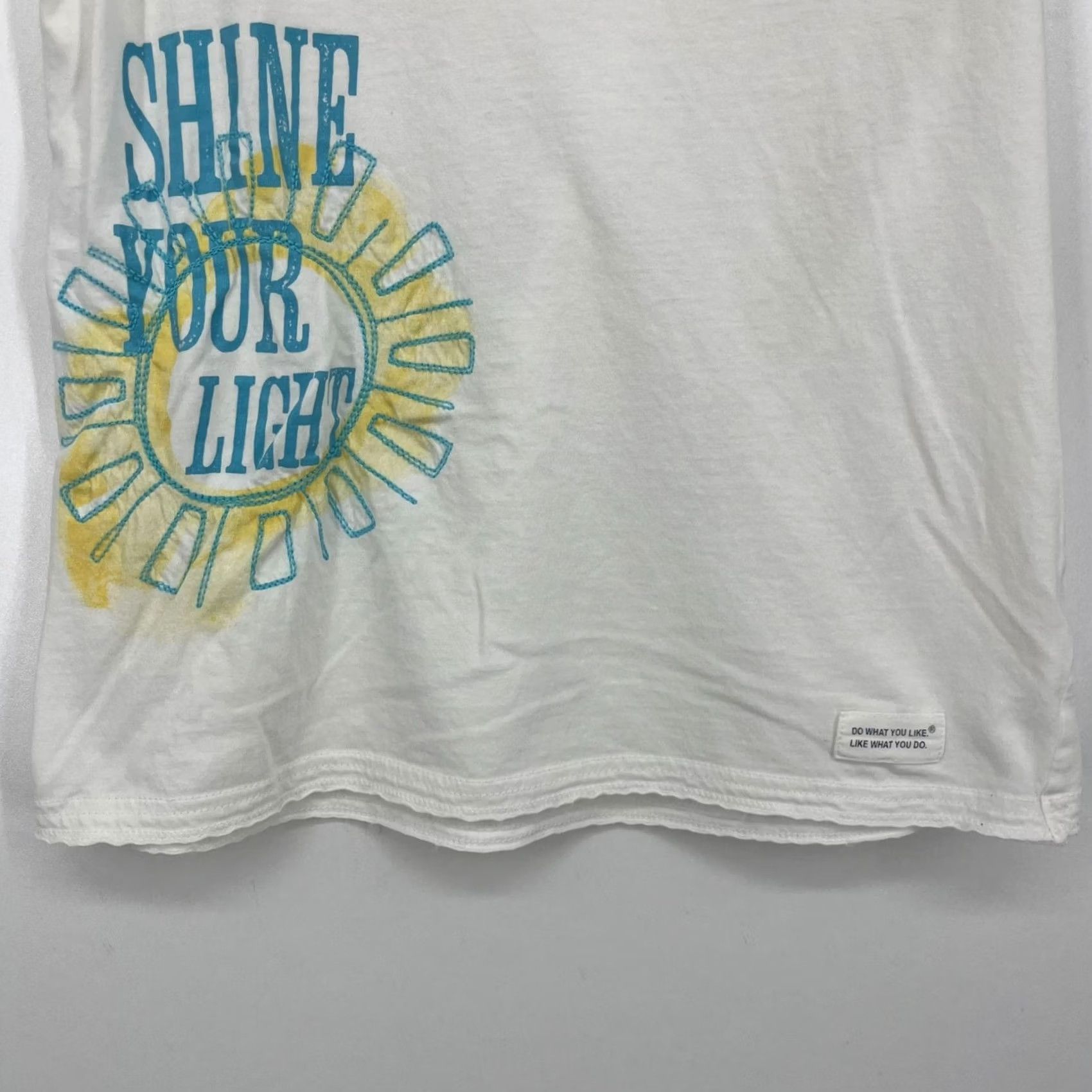 Life is Good Life is Good T-Shirt Women's M White Embroidered Shine Your Light Fitted Casual Short Sleeve Cap Sleeve Love 90s? Size M / US 6-8 / IT 42-44 - 3 Thumbnail