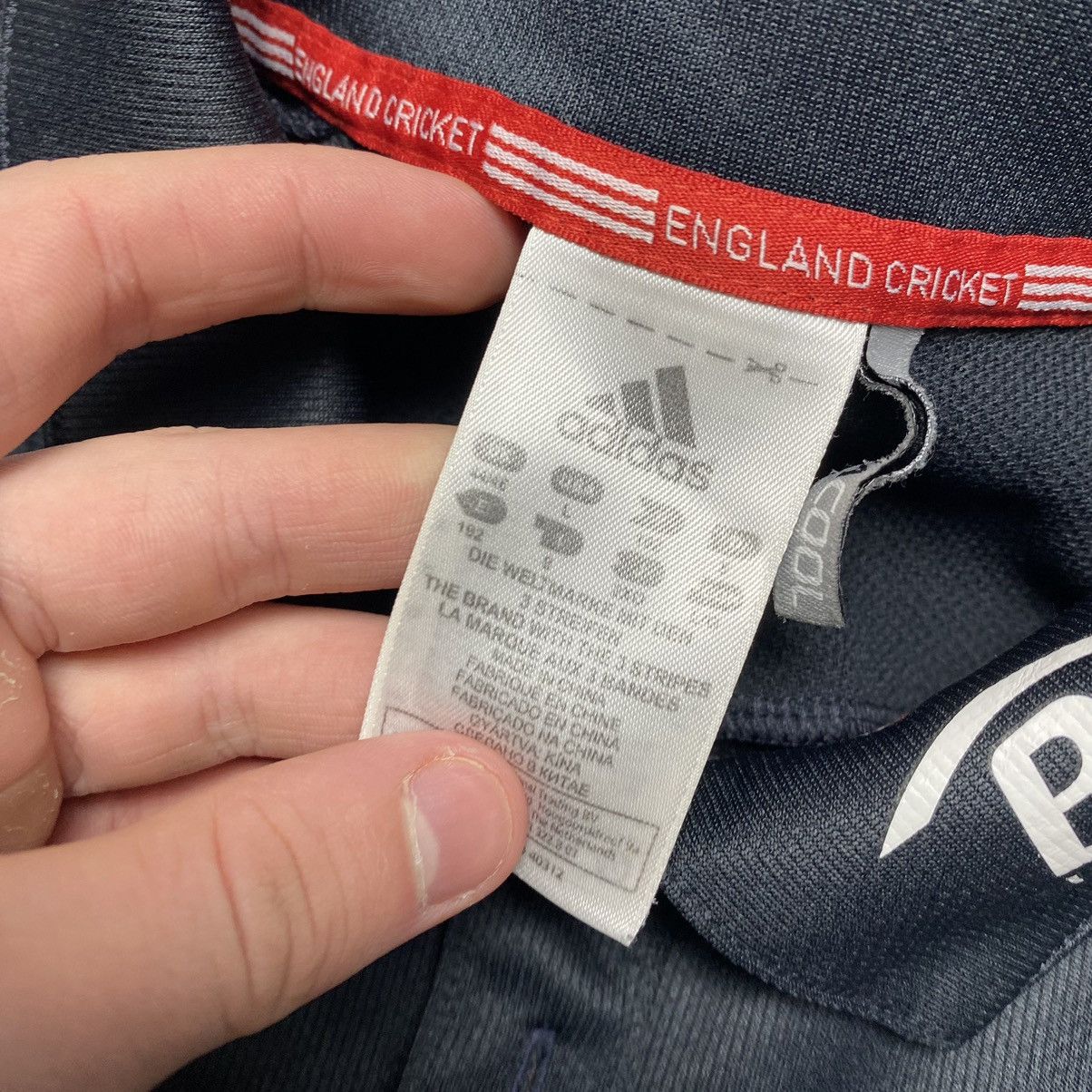 Vintage Vintage Adidas FC England Sportswear 2011 Jersey Size US L / EU 52-54 / 3 - 6 Thumbnail