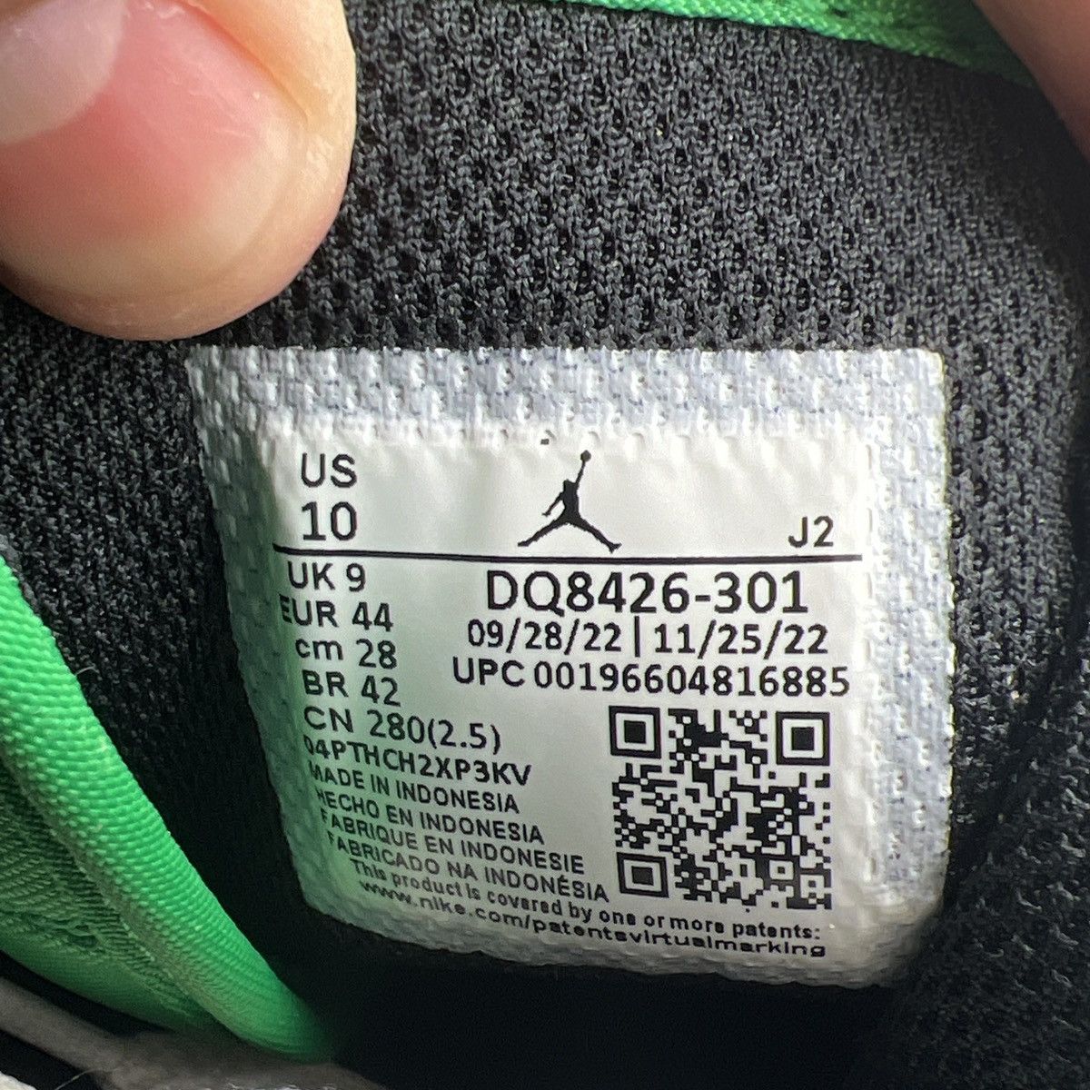 Nike Air Jordan 1 mid lucky green Size US 10 / EU 43 - 8 Thumbnail