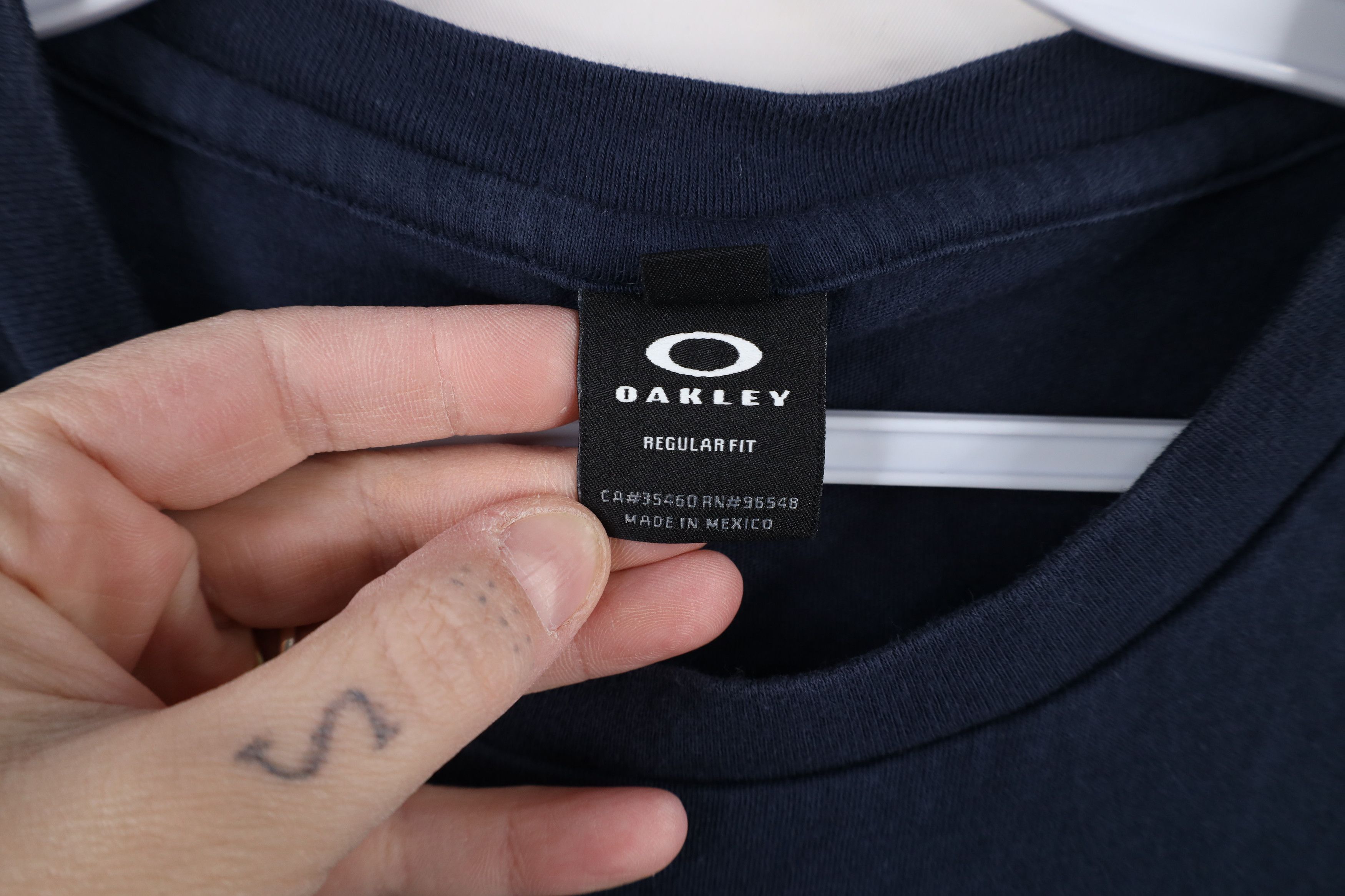 Oakley × Vintage Vintage Y2K Oakley Spell Out Flower Floral T-Shirt Navy Blue Size US M / EU 48-50 / 2 - 6 Thumbnail