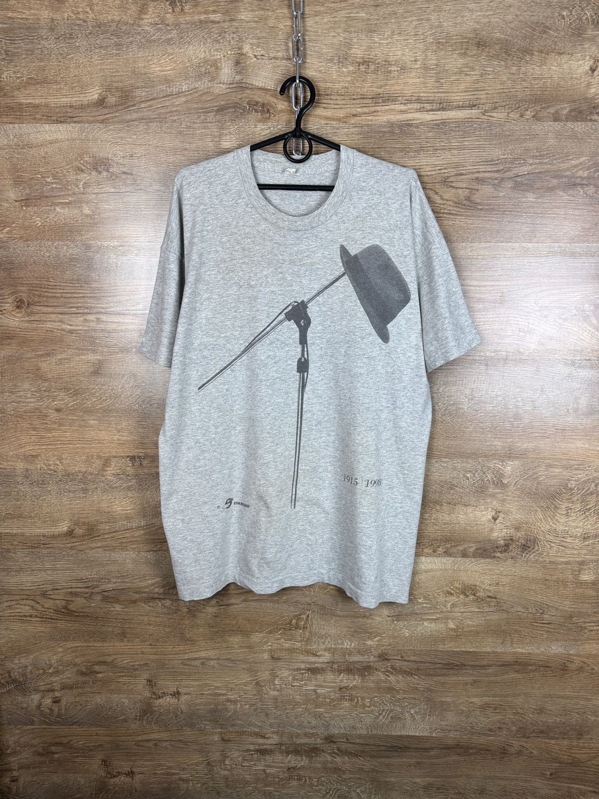 Vintage Mens Vintage Frank Sinatra T-shirt 1998 tee Francis Albert Size US L / EU 52-54 / 3 - 1 Thumbnail