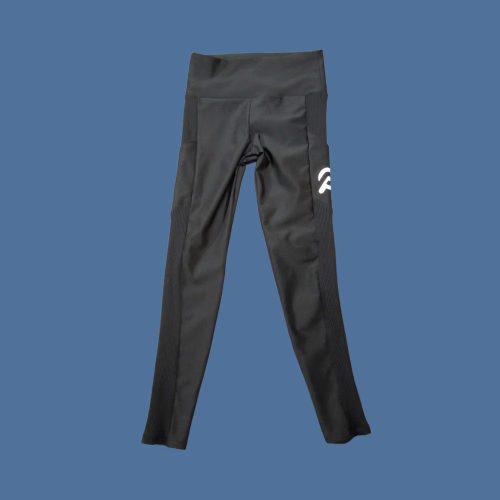 Logo 7 Peloton Leggings Womens Medium Black Ribbed Stretch Logo Mid Rise Gym Workout Size 32" / US 10 / IT 46 - 1 Thumbnail