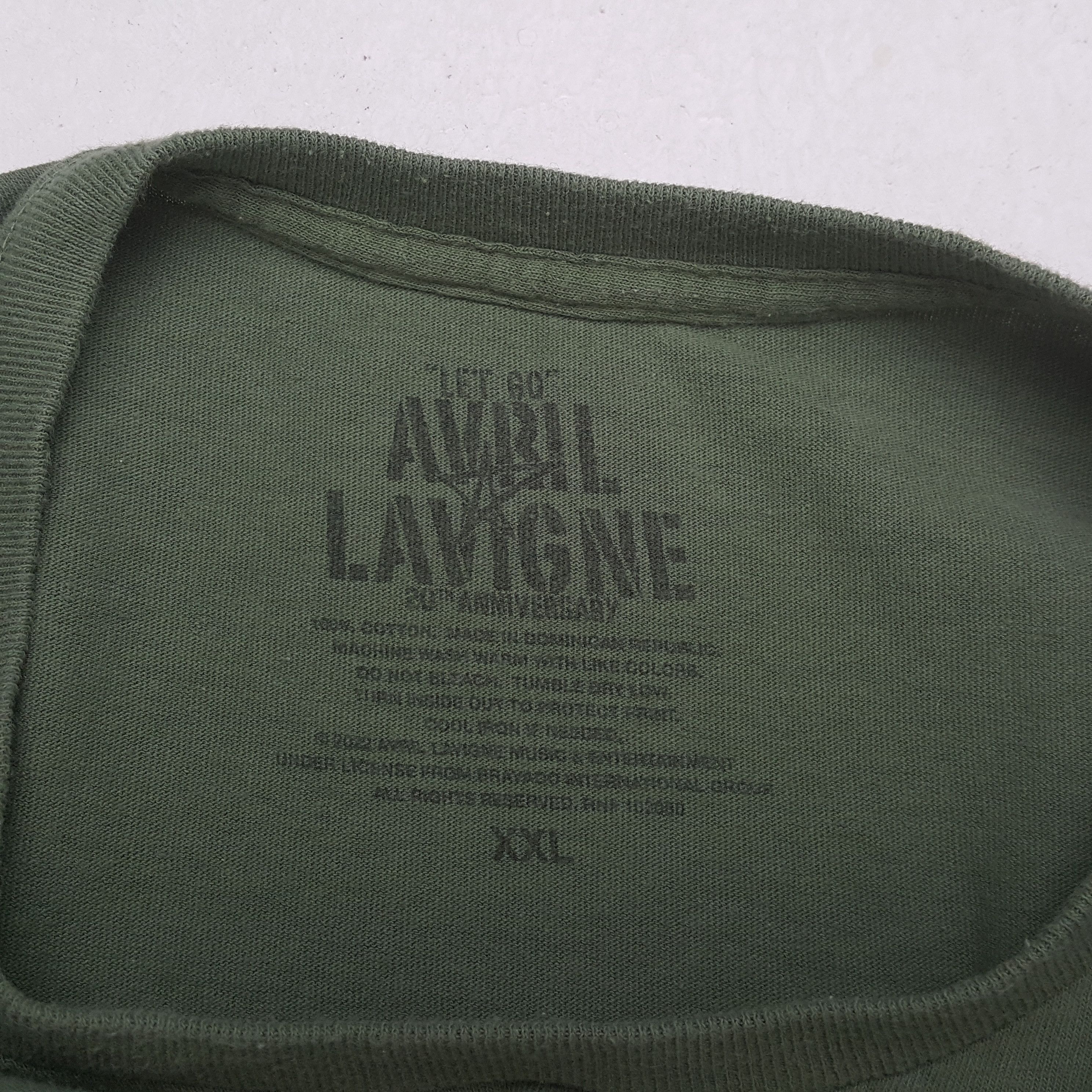Band Tees Avril Lavigne Singer Rock Band Music Tshirt C285N79 Size US XL / EU 56 / 4 - 4 Thumbnail