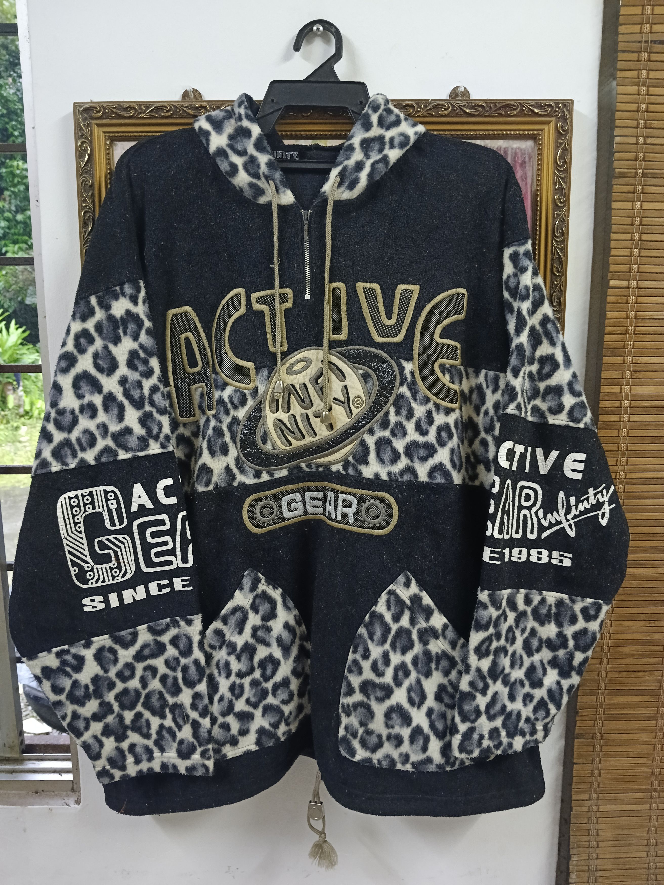 Japanese Brand ACTIVE INFINITY GEAR SPELLOUT LEOPARD FULLPRINT FLEECE Size US XL / EU 56 / 4 - 1 Thumbnail