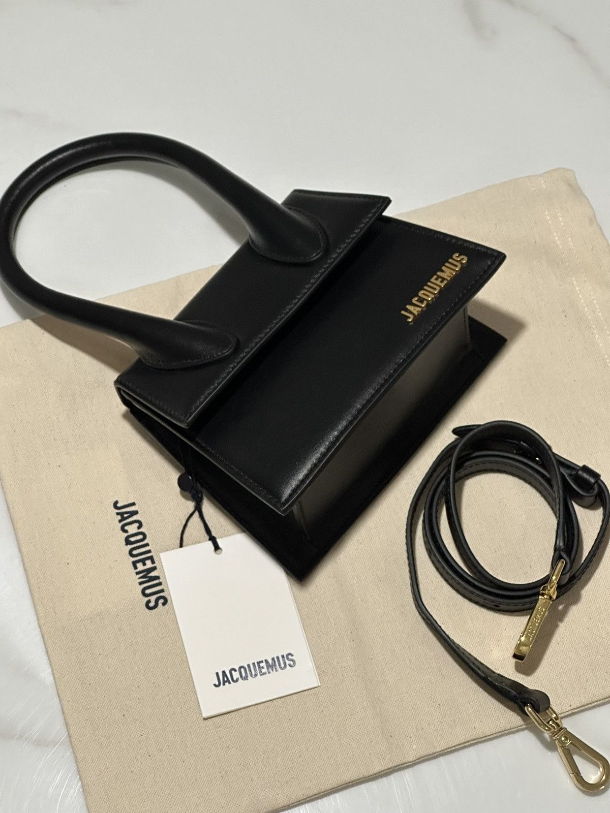 image of Jacquemus Le Chiquito Moyen in Black, Women's