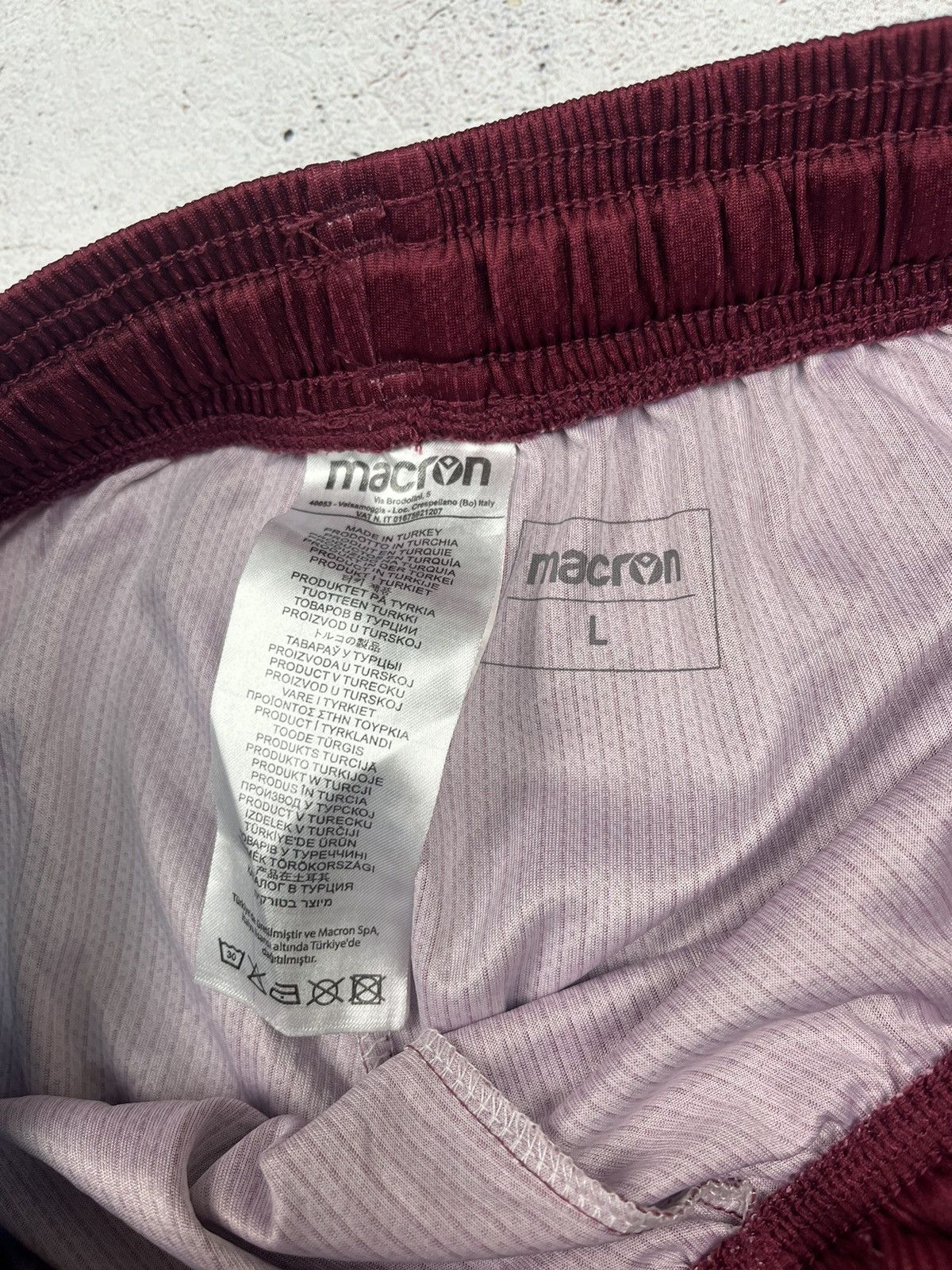 Macron TS CLUB MACRON TRANZONSPOR FOOTBALL PLAYERS SHORT, SIZE L Size US 32 / EU 48 - 7 Thumbnail