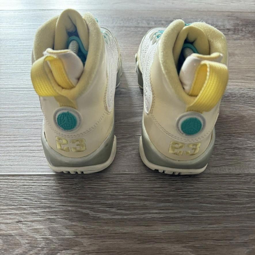 Nike NIKE • JORDAN 9 GS Retro "White Turquoise" (7M) Size US 7 / EU 40 - 7 Thumbnail