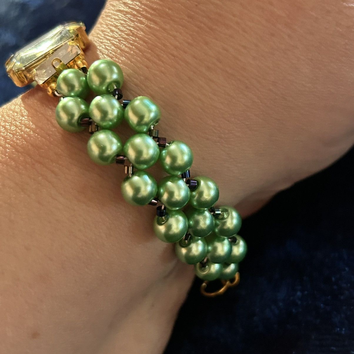 Handmade Handcrafted bright green Czech glass pearl bracelet Size ONE SIZE - 2 Thumbnail