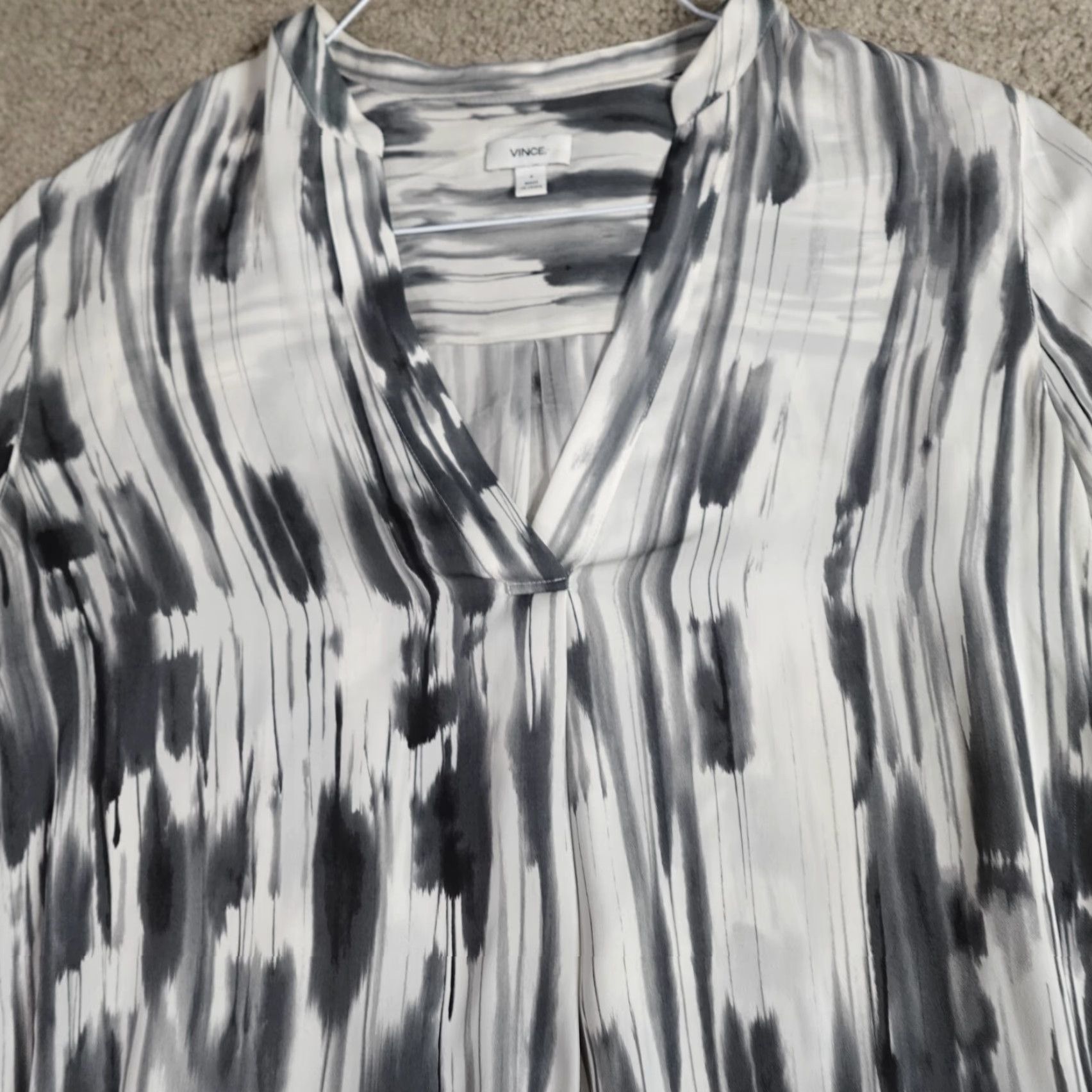 Vince Vince Shirt Blouse White M Silk 100% Abstract Band Collar Long Sleeve V-Neck Womens Shirt Size M / US 6-8 / IT 42-44 - 3 Thumbnail