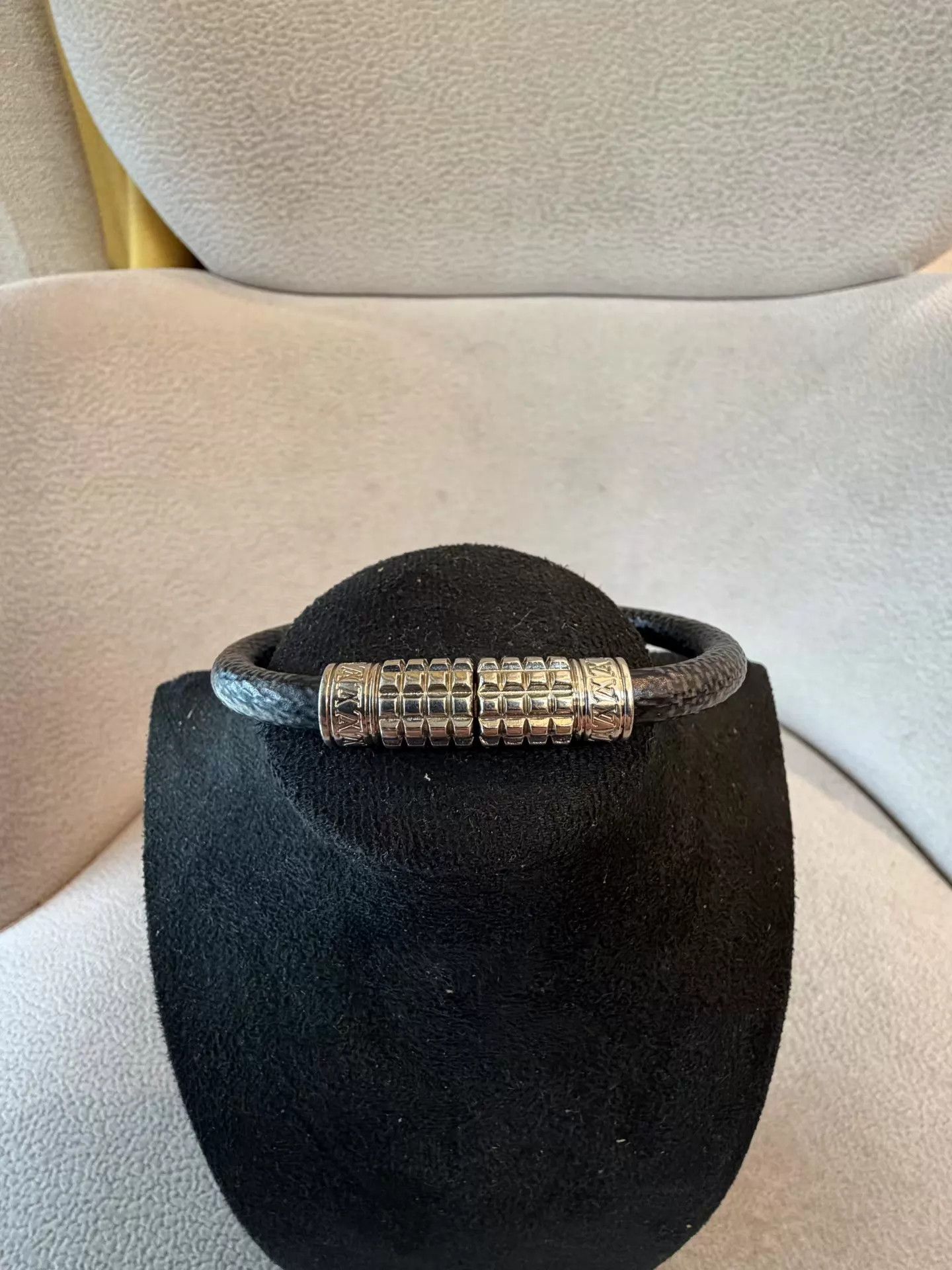 Louis Vuitton LV Blk Leather Bracelet Silver Crystal Buckle Mint Size ONE SIZE - 3 Thumbnail