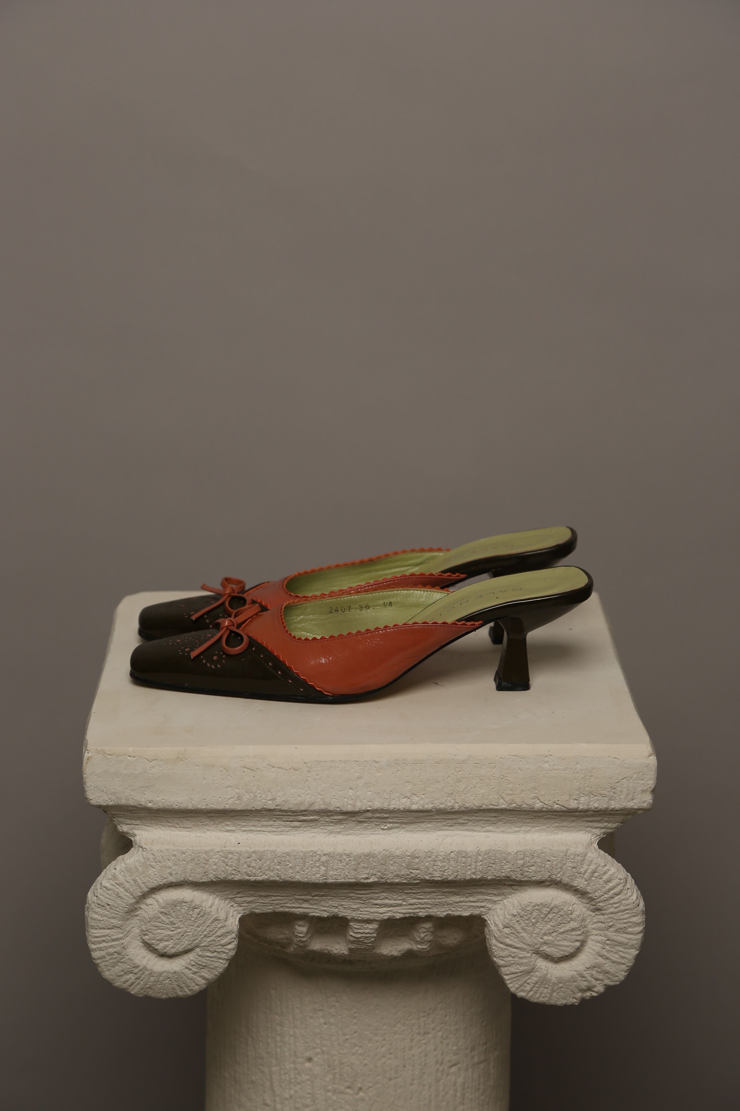 Balenciaga Extremely Rare Balenciaga Mules Size US 6 / IT 36 - 4 Thumbnail
