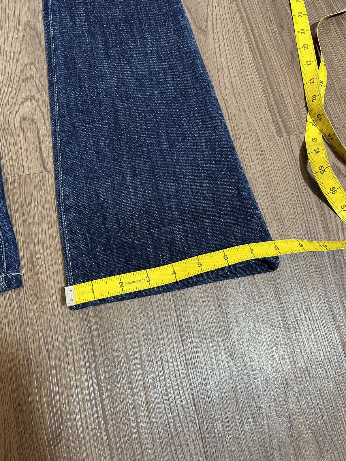 Robins Jeans Robins Jeans Y2K gold studded wing emboirdery Size US 27 - 16 Thumbnail
