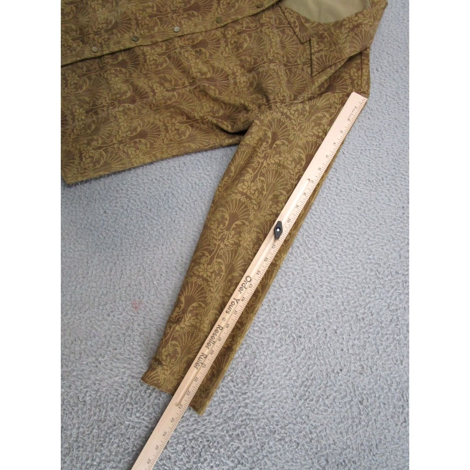 Liz Claiborne Liz Claiborne Shirt Beige Suede Like Knit Denim Vintage Snap Front Collared Size 10 Size L / US 10 / IT 46 - 6 Thumbnail