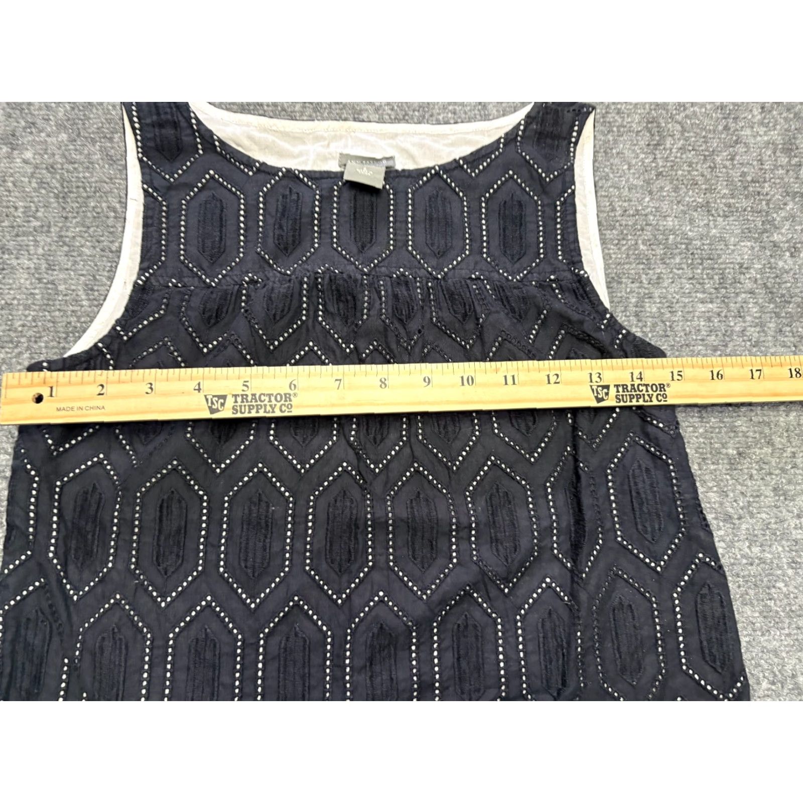 Ann Taylor Ann Taylor Loft Tank Top Womens Size 2 Black Sleeveless Blouse Tank Top Blouse Womens Black 2 Sleeveless Scoop Neck Size XS / US 0-2 / IT 36-38 - 3 Thumbnail