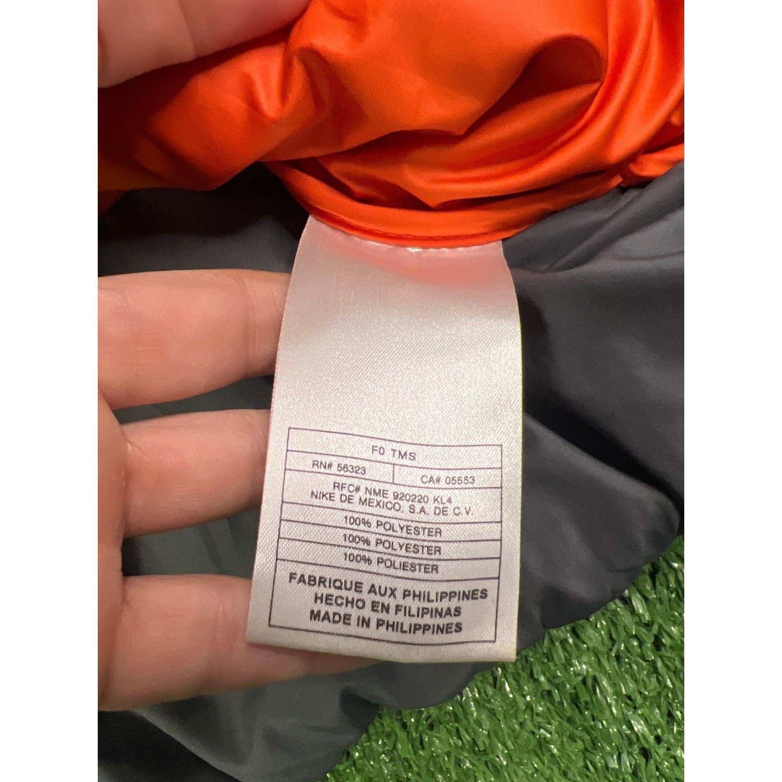 Nike Nike Womens Puffer Vest Orange Full Zip Jacket Logo S/M Size M / US 6-8 / IT 42-44 - 6 Thumbnail