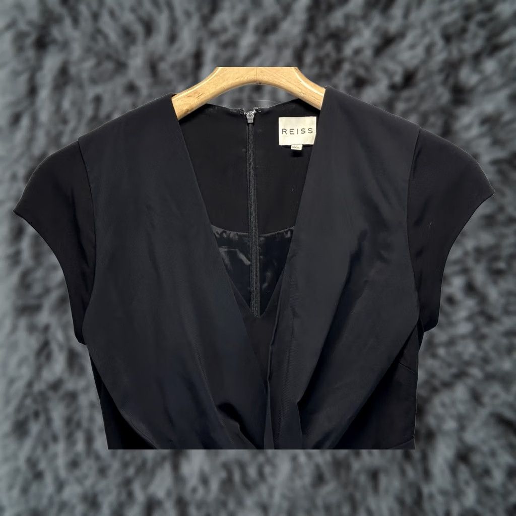 Reiss Reiss Maddox Twist Front Dress Women’s 2 Little Black Dress Cocktail Knee Length Size XS / US 0-2 / IT 36-38 - 1 Thumbnail