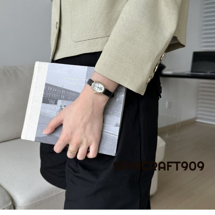 Jewelry Retro Vintage Watch with Leather Strap Size ONE SIZE - 2 Thumbnail